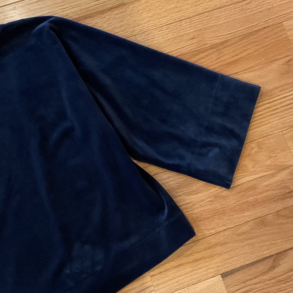 DKNY Navy Blue Wide opening Velvet Long Sleeve Top navy NWOT - Picture 10 of 10
